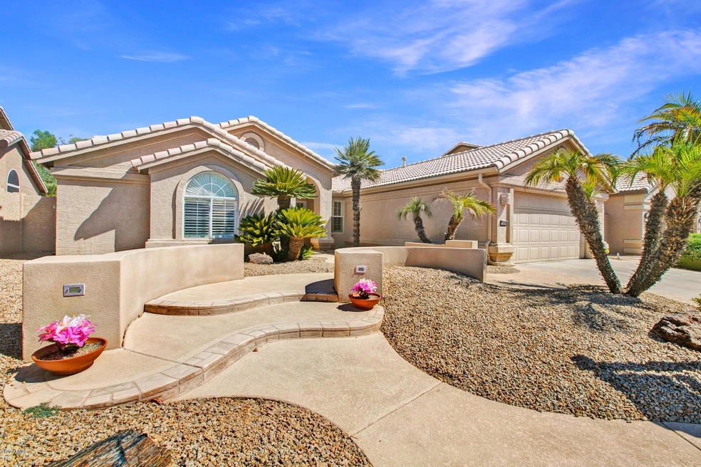 15664 W Piccadilly Rd, Goodyear, AZ 85395 - photo 1