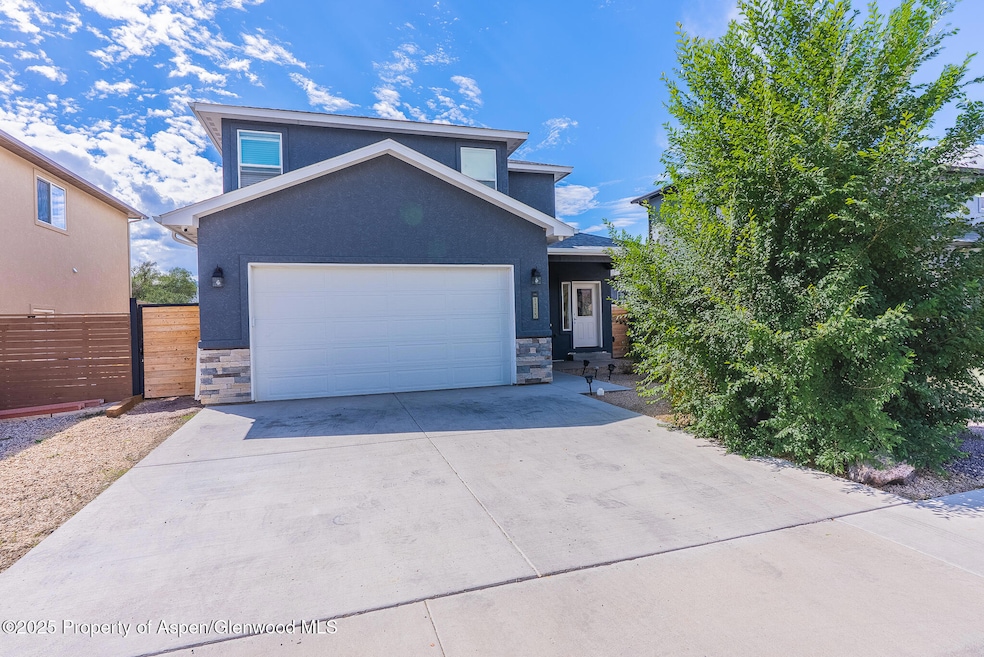 1173 E 17th St, Rifle, CO 81650 - photo 1