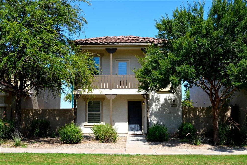 Great Gilbert Location!