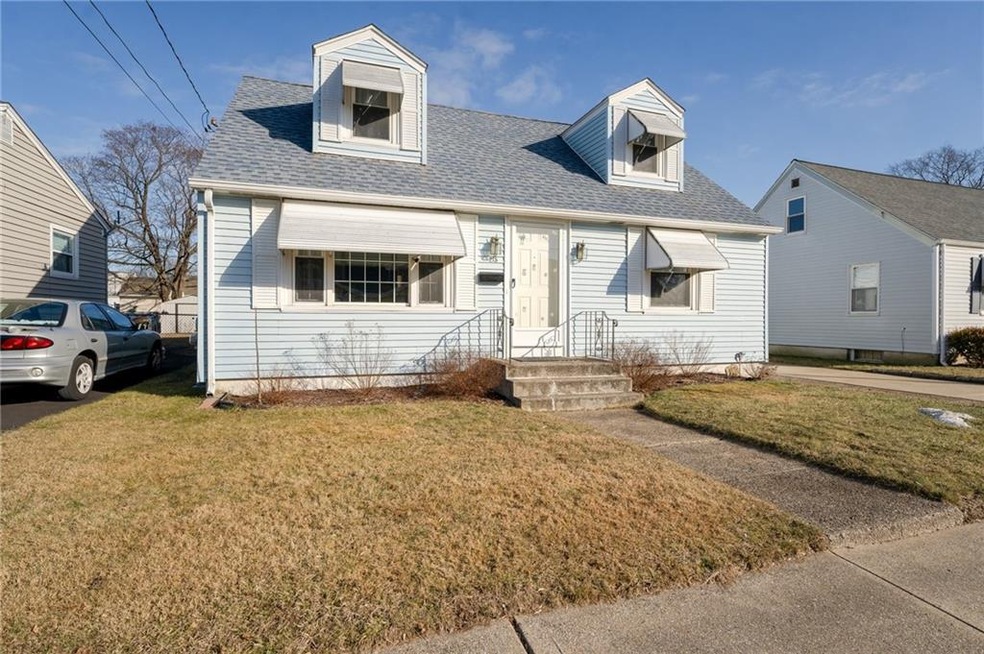 215 Clews St, Pawtucket, RI 02861 - photo 1