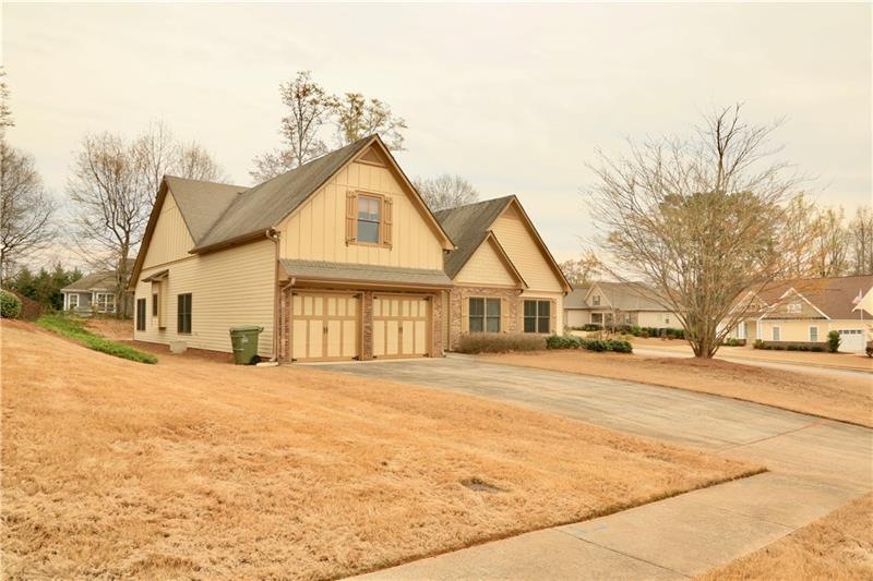 102 Wooded Glen Ln, Carrollton, GA 30117 - photo 1