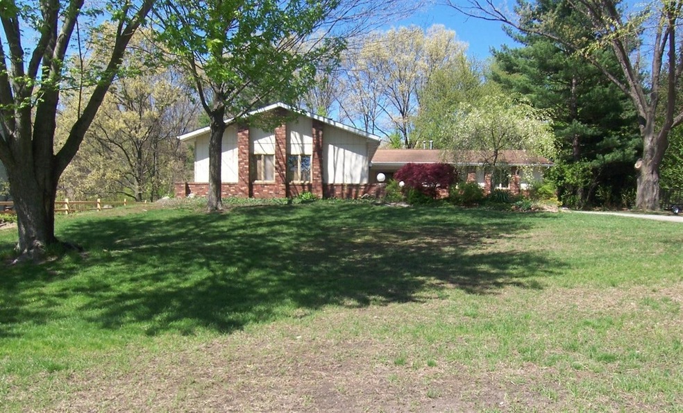 5069 W Chablis Dr, La Porte, IN 46350 - photo 1