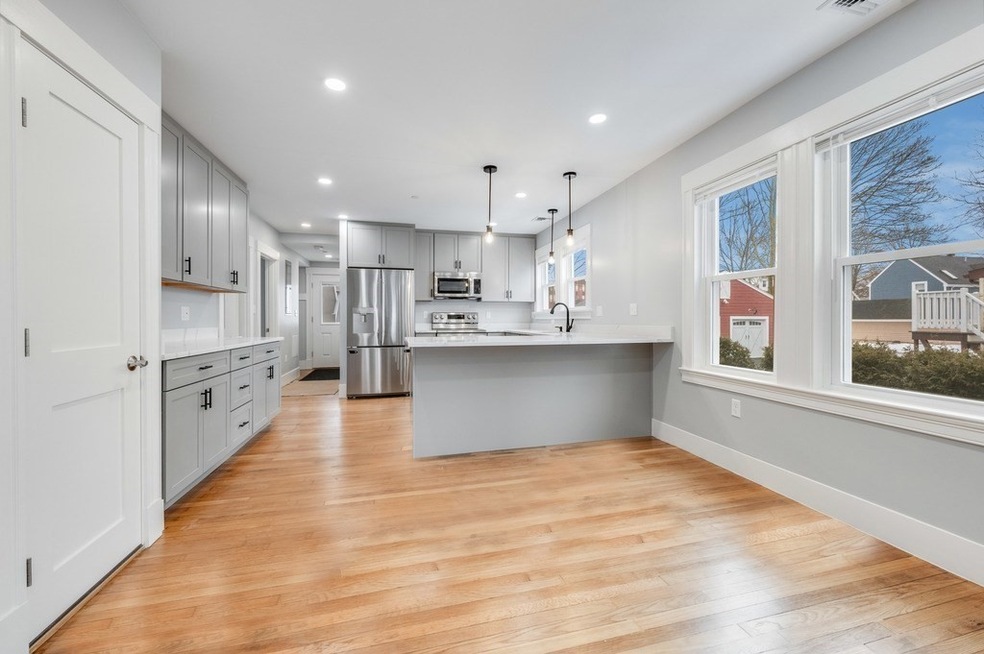 50 Emerson St unit 2, Wakefield, MA 01880 - photo 1