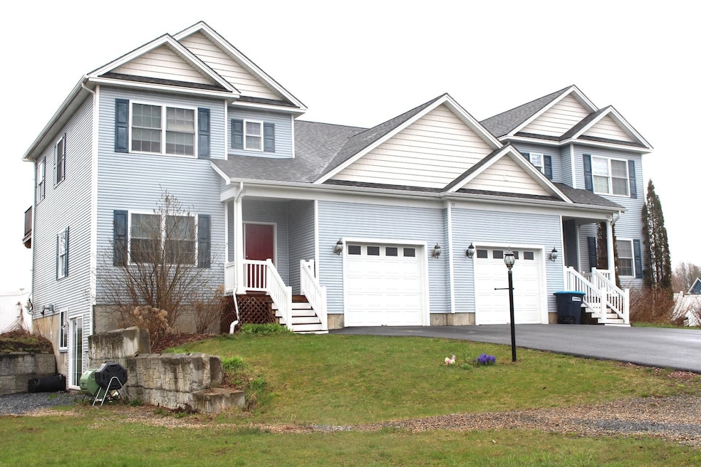 70 Old Academy St unit 101, Fairfax, VT 05454 - photo 1