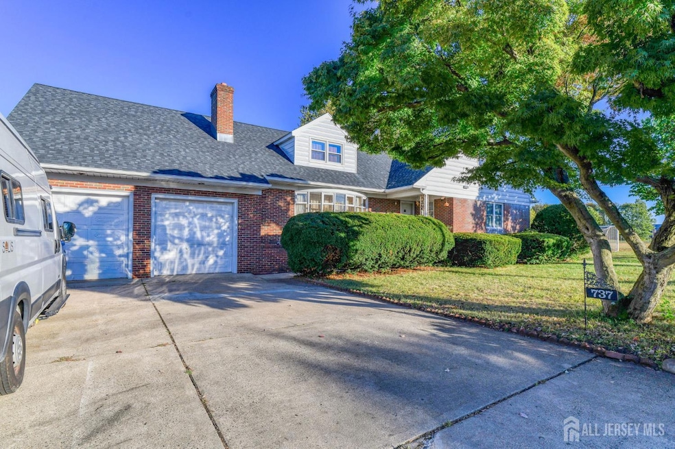 737 Roseland Place unit 2, North Brunswick, NJ 08902 - photo 1