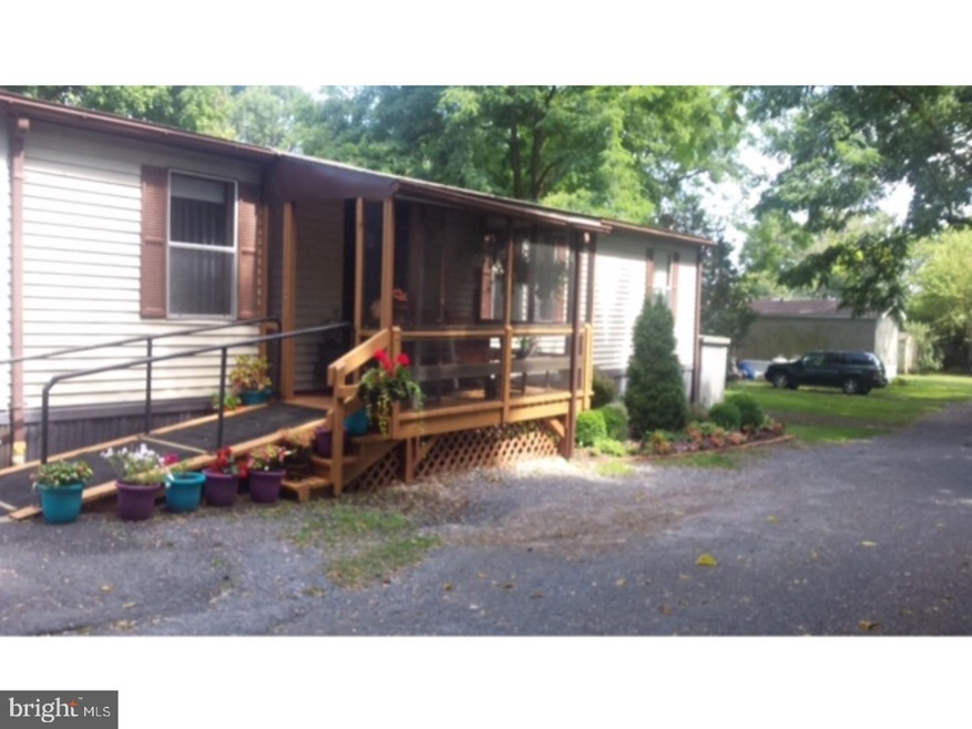 117 Valley View Trailer Park, Reading, PA 19605 - photo 1