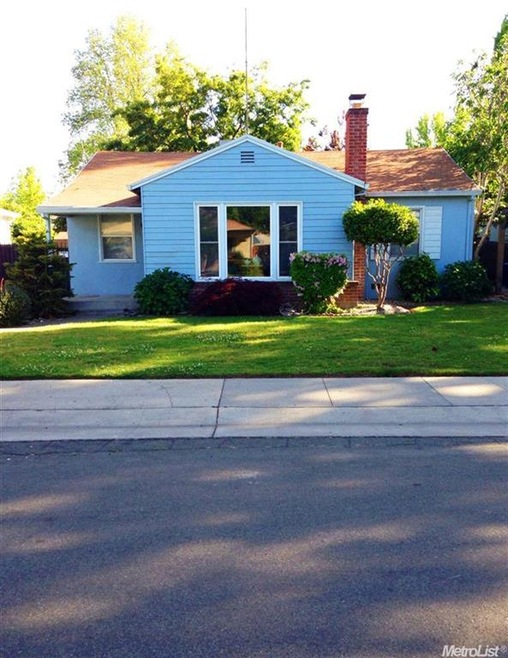 Welcome home to 524 Flint Way in Land Park.