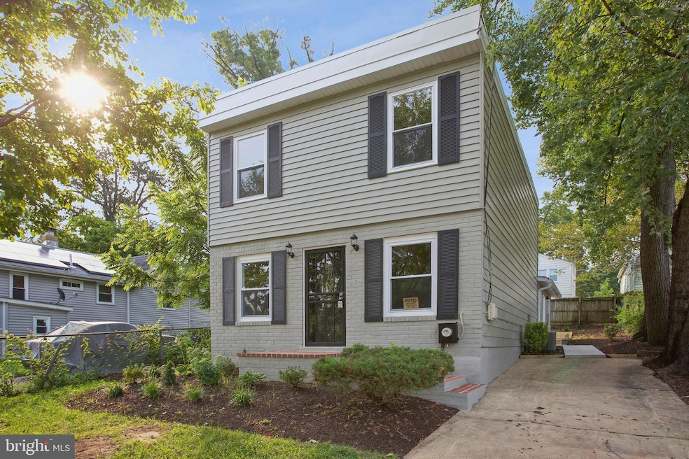 6719 Clinglog St, Capitol Heights, MD 20743 - photo 1