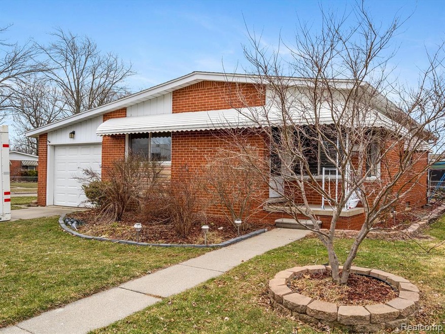 15952 Canberra St, Roseville, MI 48066 - photo 1