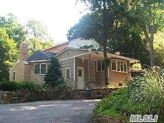 5 Whitman Ln, Glen Cove, NY 11542 - photo 1