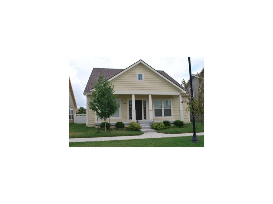 Great floor plan - 1 1/2 story - master on main.