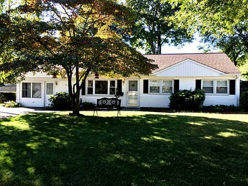 4 Pensacola St, Warwick, RI 02888 - photo 1