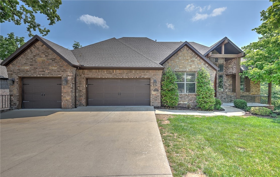 2202 NW Small Oaks Street