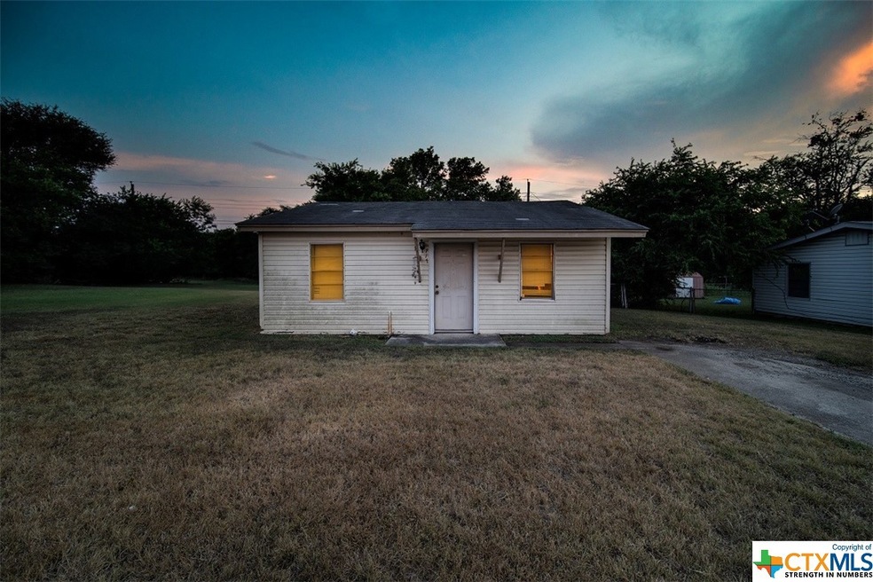 717 W Avenue B, Copperas Cove, TX 76522 - photo 1