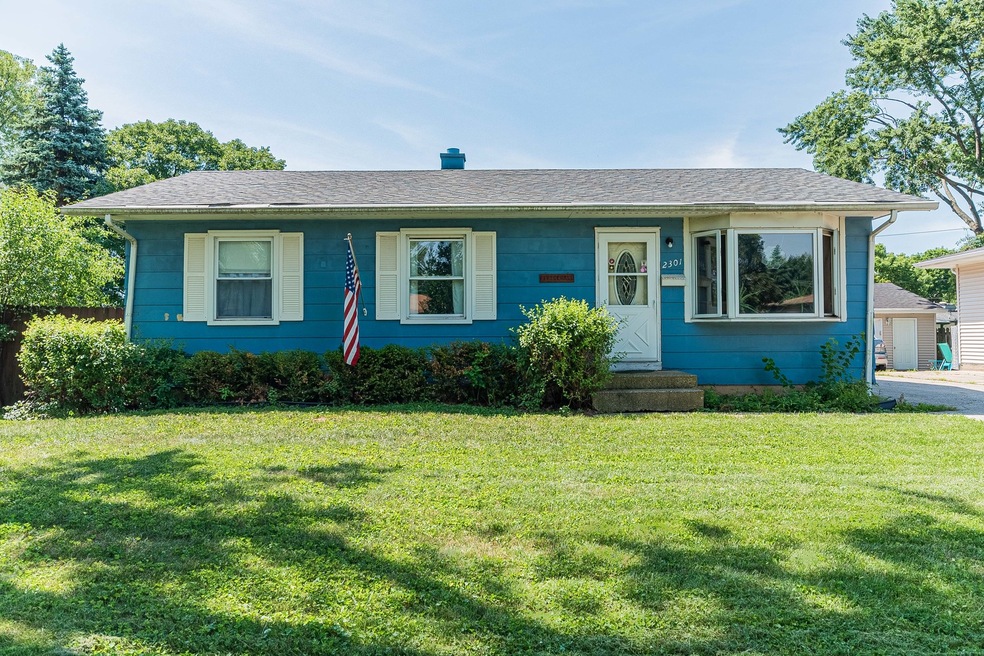 2301 Cedar St, Rolling Meadows, IL 60008 - photo 1