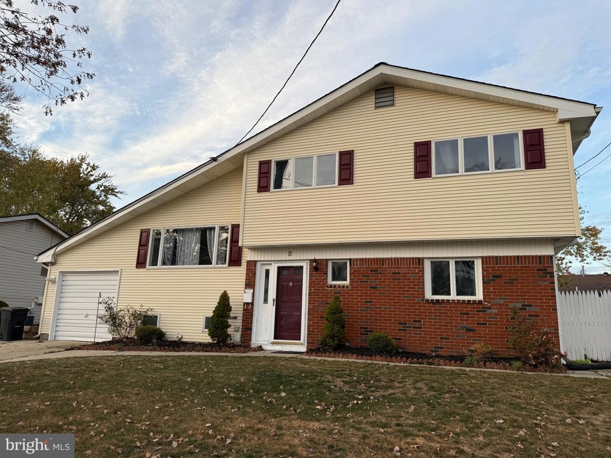 8 Mark Twain Dr, Trenton, NJ 08690 - photo 1