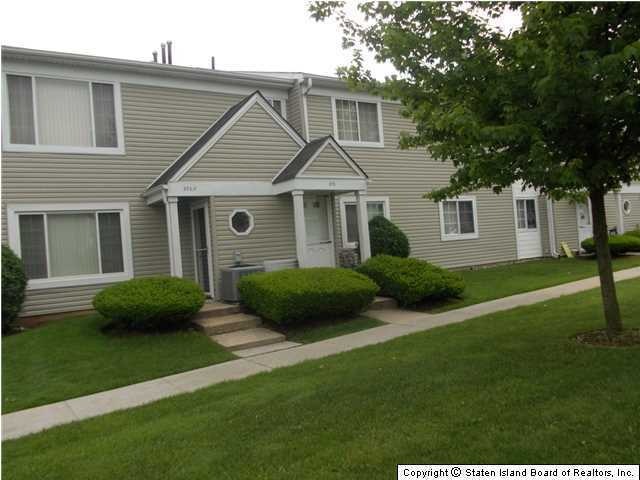 595 Correll Ave unit 144, Staten Island, NY 10309 - photo 1