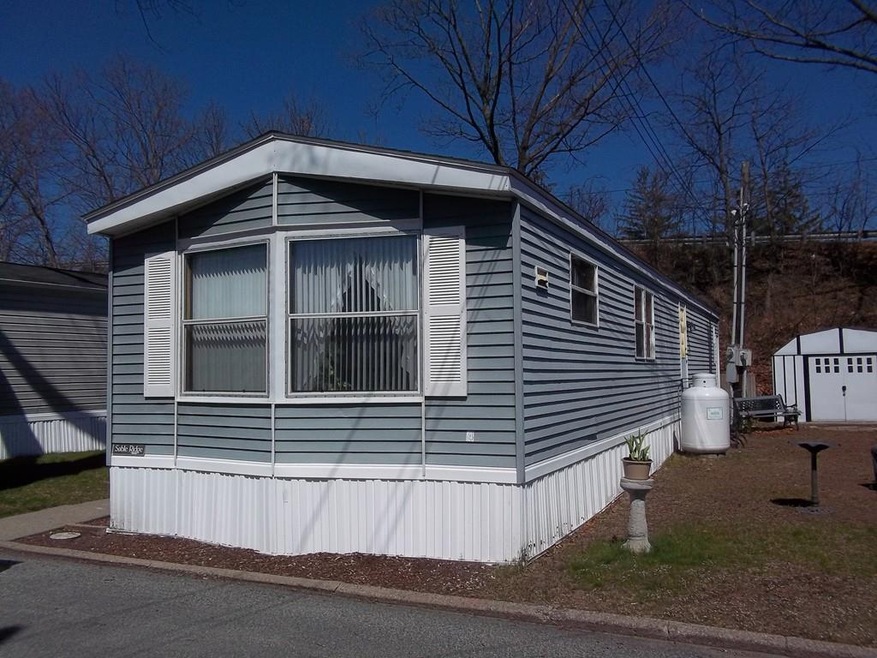 548 Kenyon Ave unit U4, Pawtucket, RI 02861 - photo 1