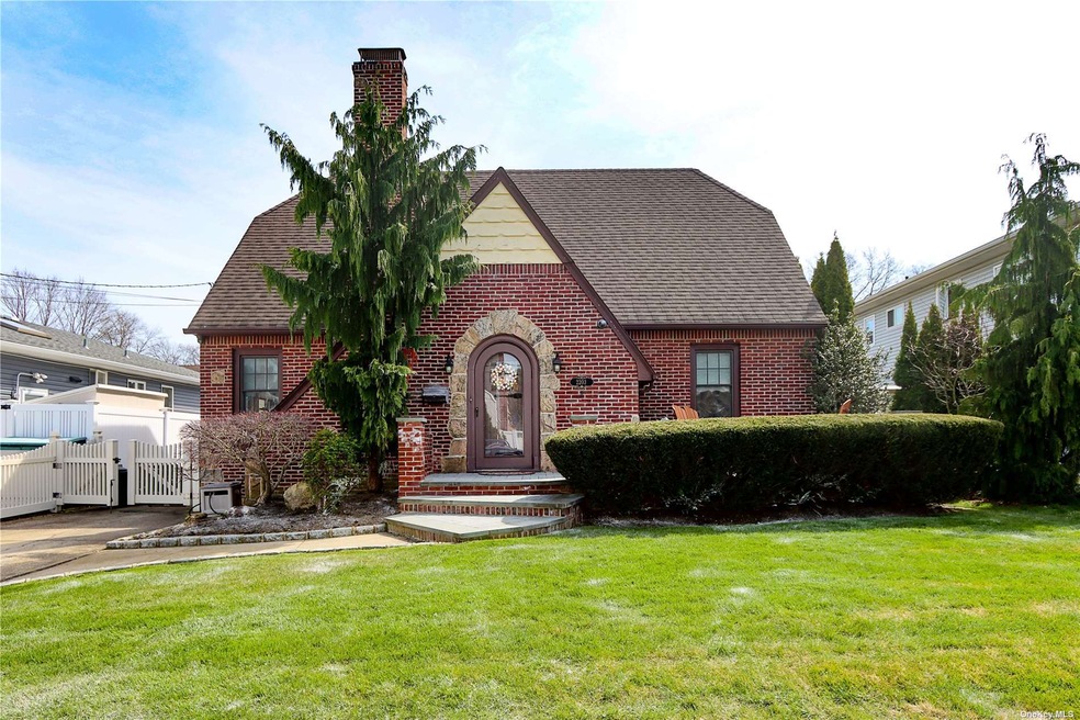 Sold $801,000 • Co-Listing Agent