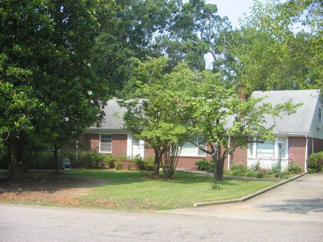 925 Ransome St, Roanoke Rapids, NC 27870 - photo 1
