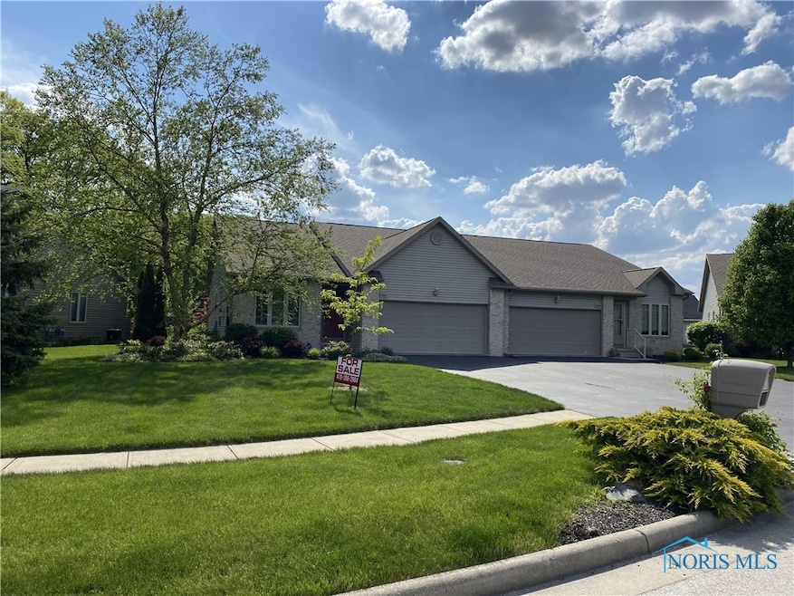 3328 Gleneagle Dr, Findlay, OH 45840 - photo 1