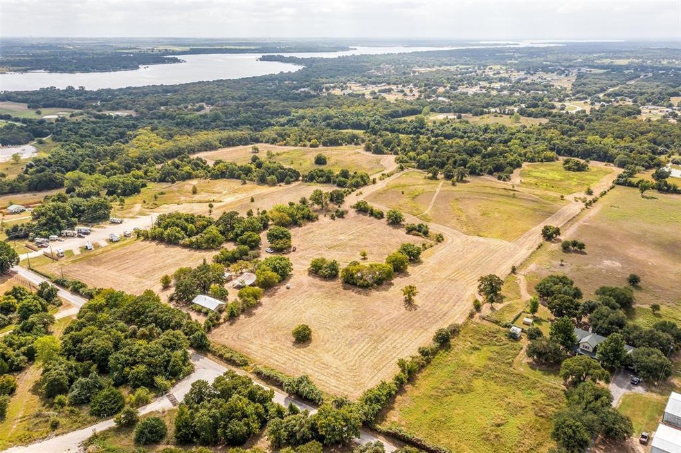 1653 County Road 4757, Boyd, TX 76023 - photo 1