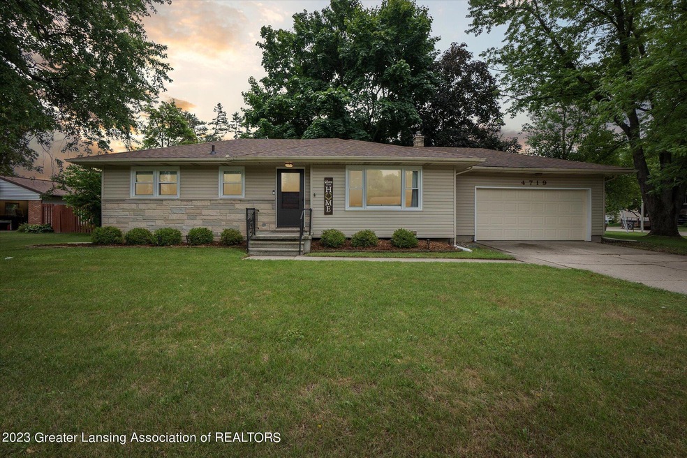 4719 Blackberry Ln, Lansing, MI 48917 - photo 1