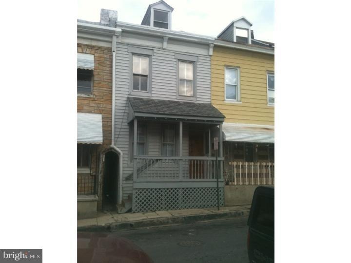 527 Cedar St, Reading, PA 19601 - photo 1