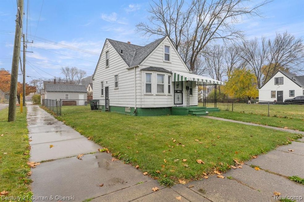 3 bedroom home on a corner lot!