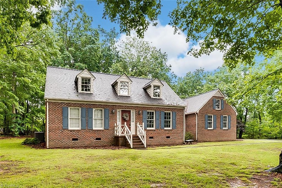 1001 Monroe Ave, Asheboro, NC 27205 - photo 1