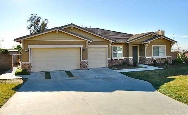 Single-story home in The Reserves