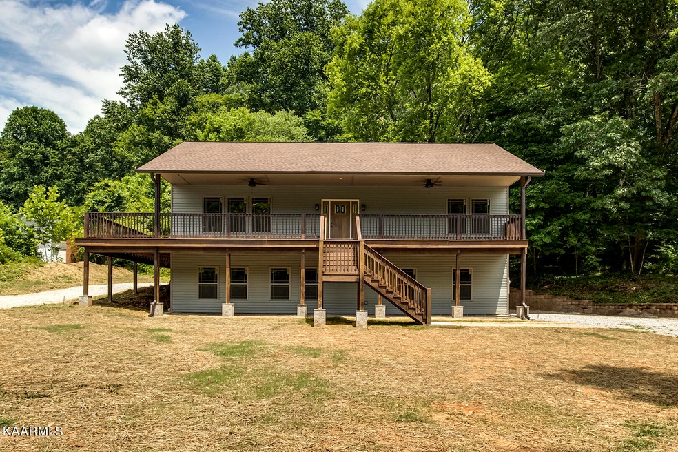 01_CaveCreekRoad_287_Front