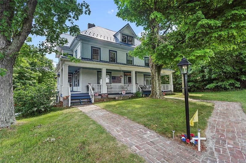 Welcome to your new Home in this gorgeous period f