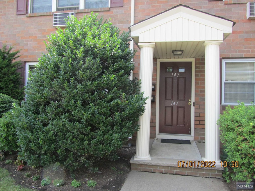 147A N Maple Ave unit 2ND FLOOR, Park Ridge, NJ 07656 - photo 1