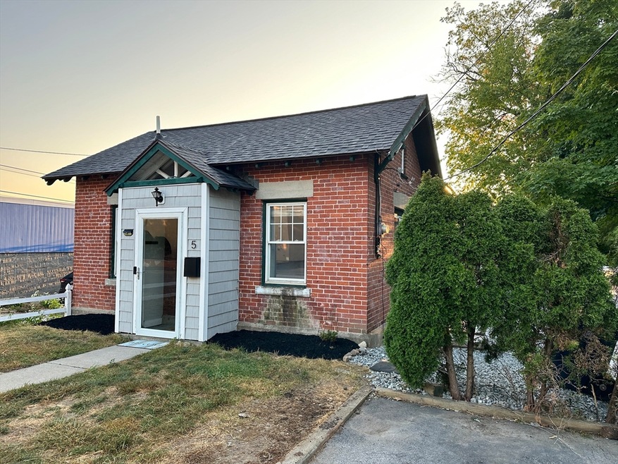 5 Coburn Ave, Worcester, MA 01604 - photo 1