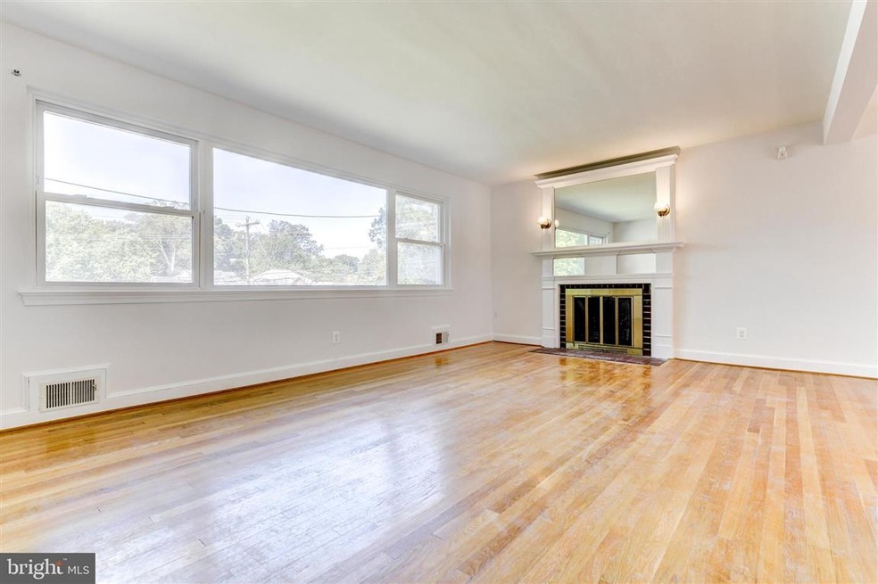 5622 Yorktown Blvd, Arlington, VA 22207 - photo 1