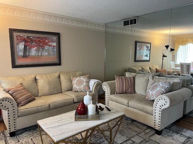 3400 Springdale 303 Blvd unit 303, Palm Springs, FL 33461 - photo 1