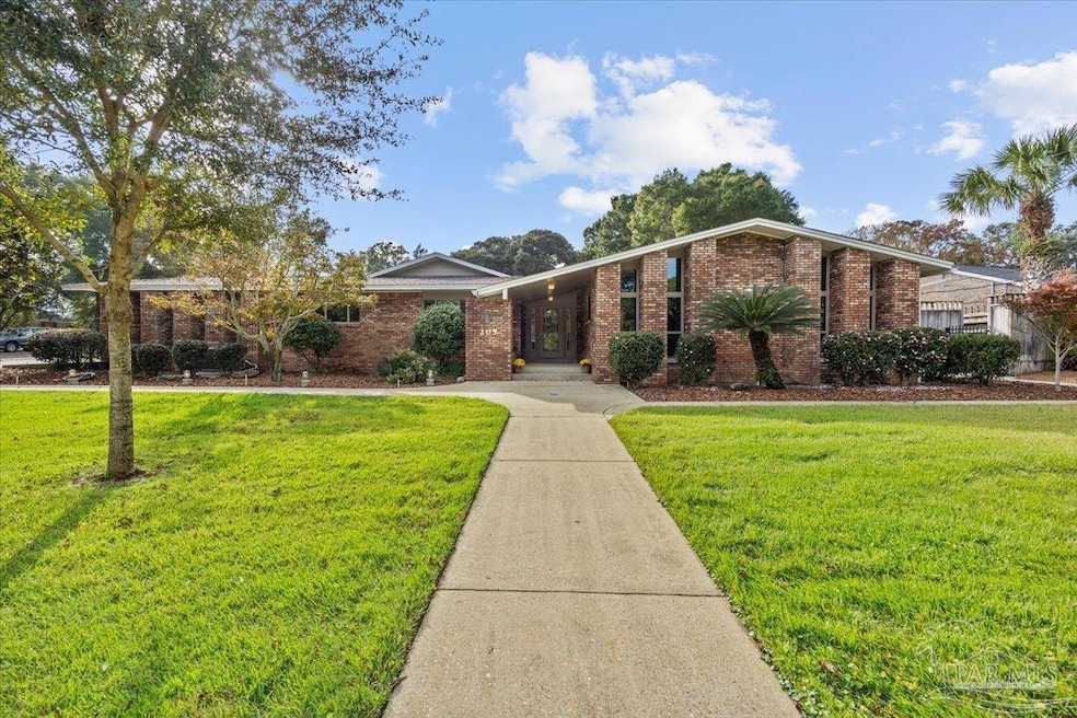 205 Silverthorn Rd, Gulf Breeze, FL 32561 - photo 1