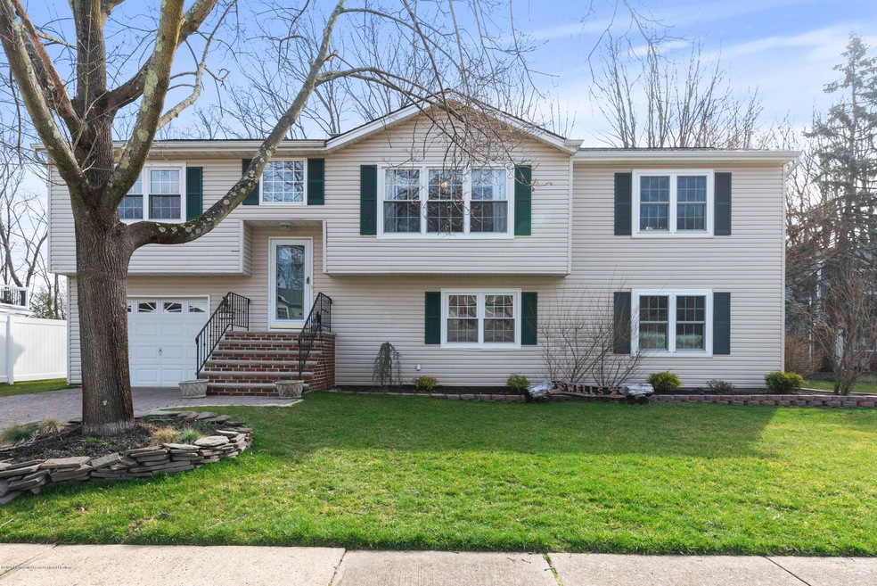 13 Molly Pitcher Dr., Hazlet, NJ