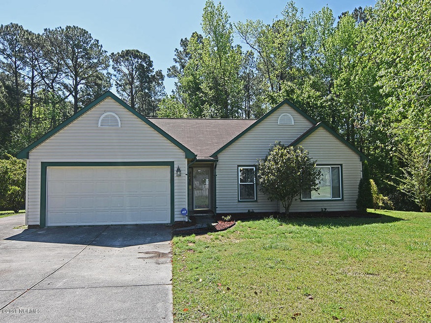 826 Shadowridge Rd, Jacksonville, NC 28546 - photo 1