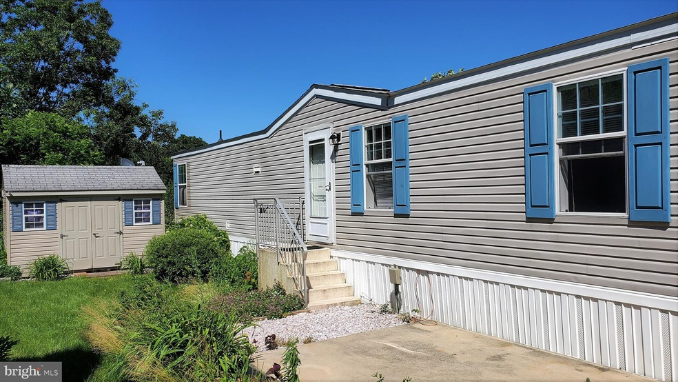 315 Ashford Ln, Hereford, PA 18056 - photo 1