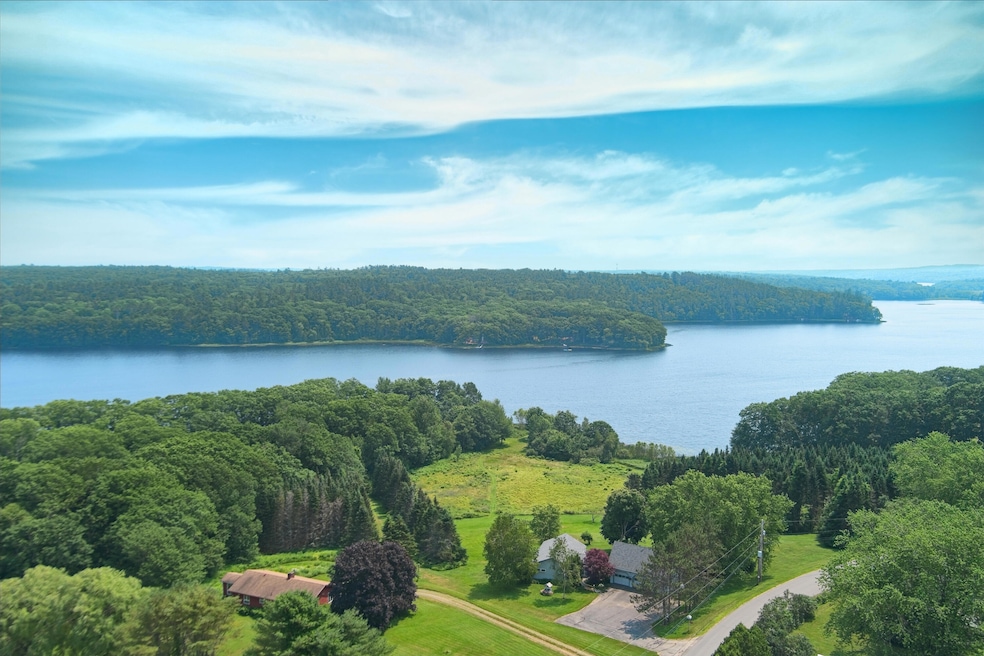74- 883 North Pond - Warren - JAC