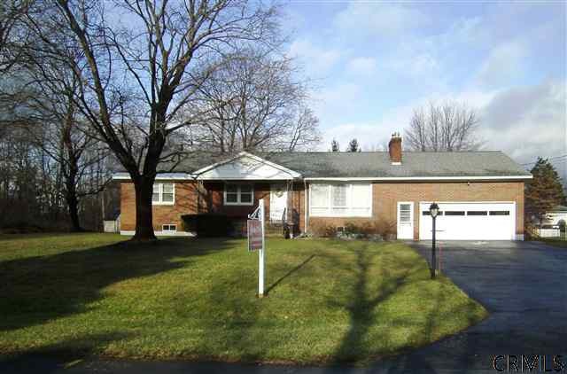 495 St Davids Ln, Schenectady, NY 12309 - photo 1