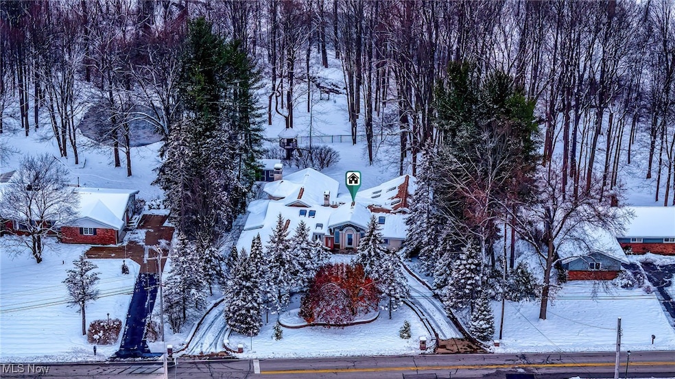 34040 Sherbrook Park Dr, Solon, OH 44139 - photo 1