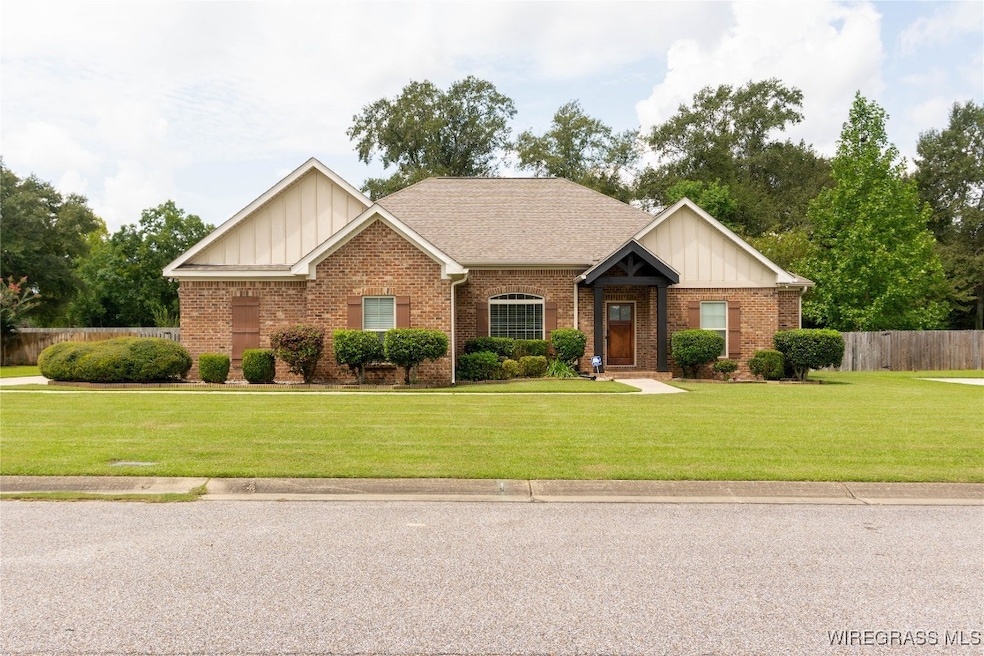 118 Moultrie Dr, Dothan, AL 36305 - photo 1