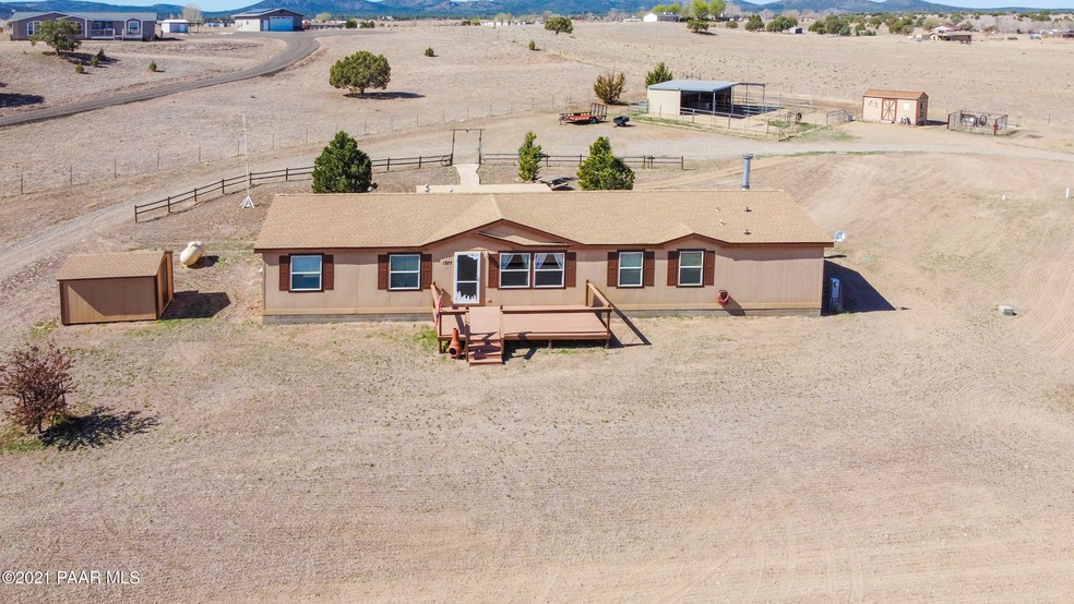 1375 W Curtis Ranch Rd, Paulden, AZ 86334 - photo 1