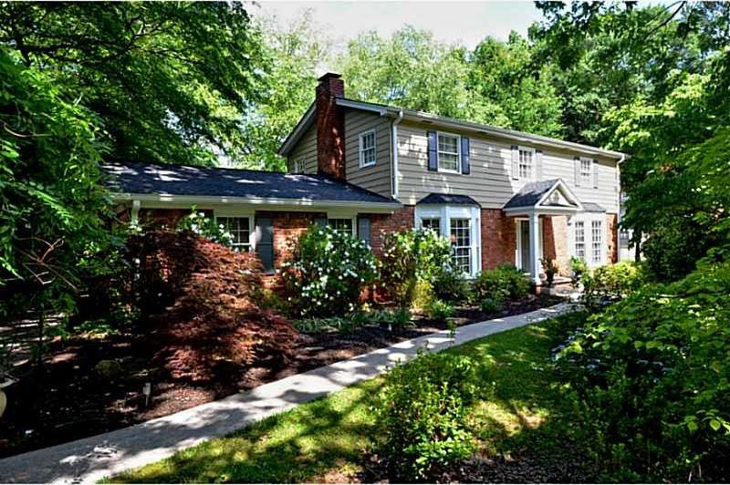 Exterior Front. Run, don t walk, to this beautiful