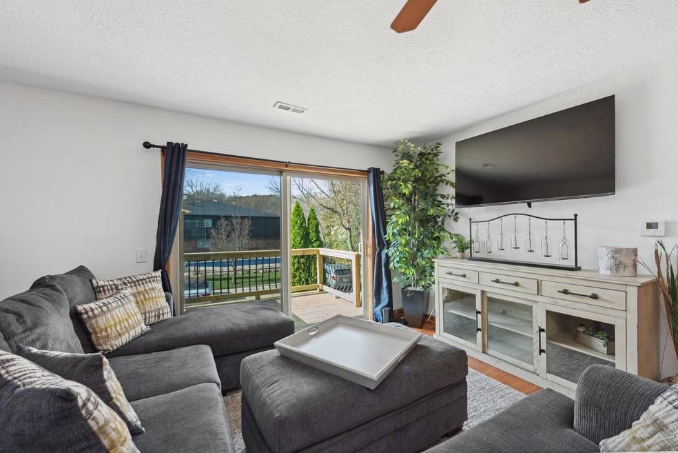 Living Room w/pool view