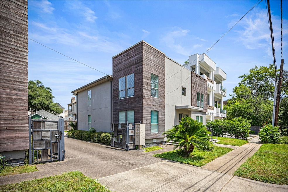 1710 Maryland St unit C, Houston, TX 77006 - photo 1