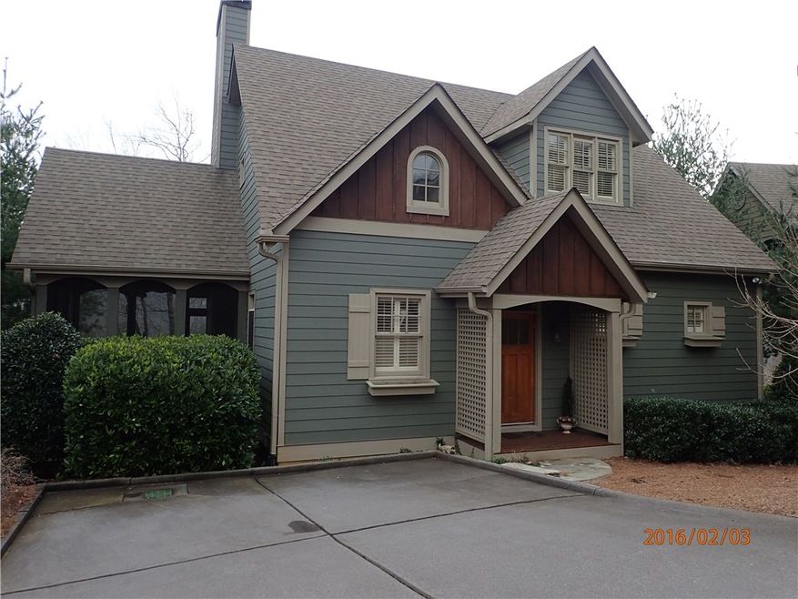 Cottage Charm.  Meticulous and stylishly furnished